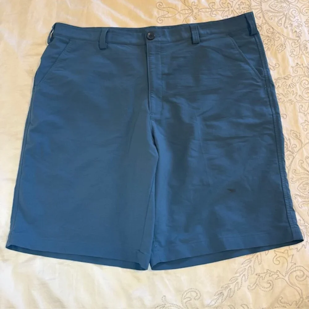 Men’s Under Armour Heat gear Casual Golf Shorts Size 42 Blue